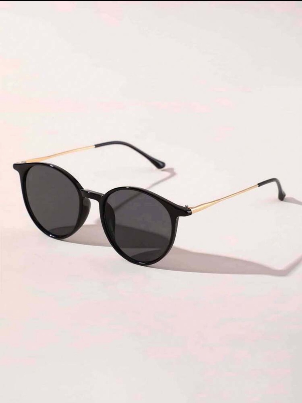 Round Vintage-Inspired Sunglasses - Black - Picture 2 of 5